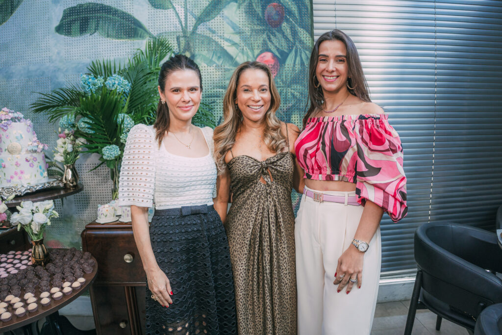 Niedja Bezerra, Ligia Vilar E Vivian Simoes