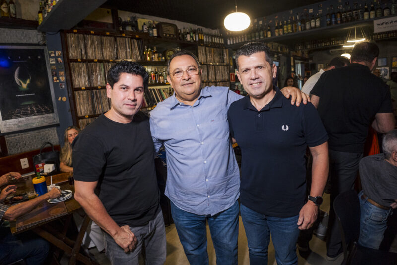 MÚSICA E EMOÇÃO - Moacir Maia celebra aniversário em evento que honra a vida e a arte