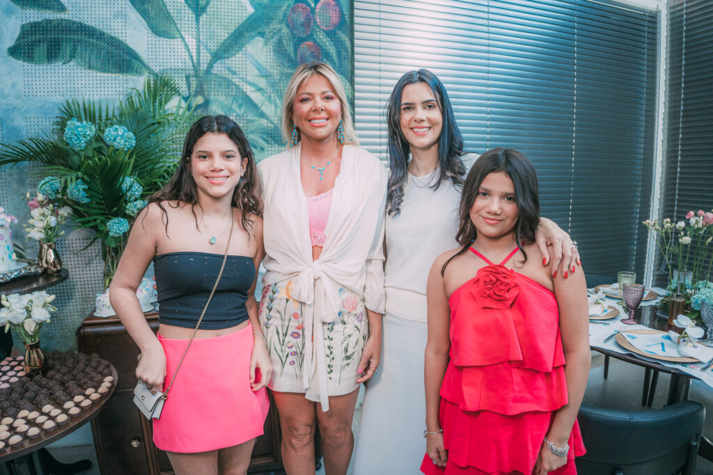 Sophia Fontenele, Patricia Dias, Priscila Fontenele E Ines Fontenele