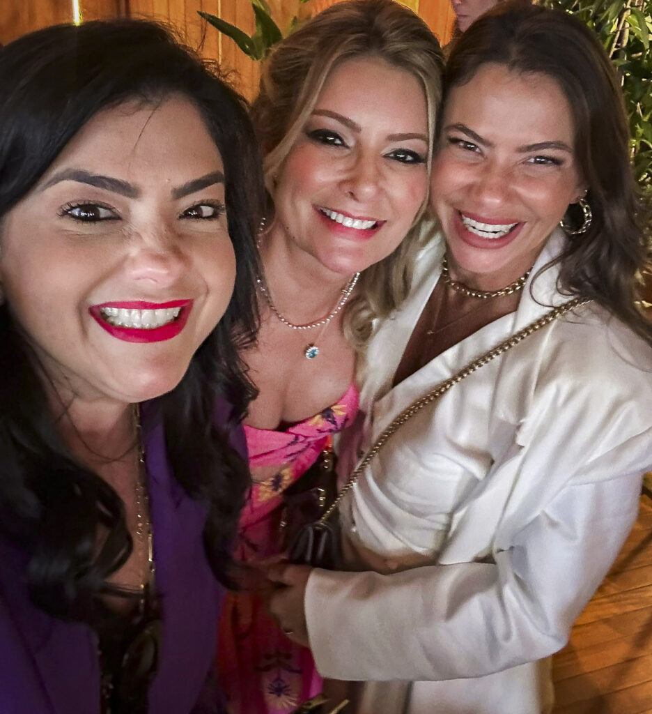 Viviane Almada, Tatiana Luna E Vanessa Queiros