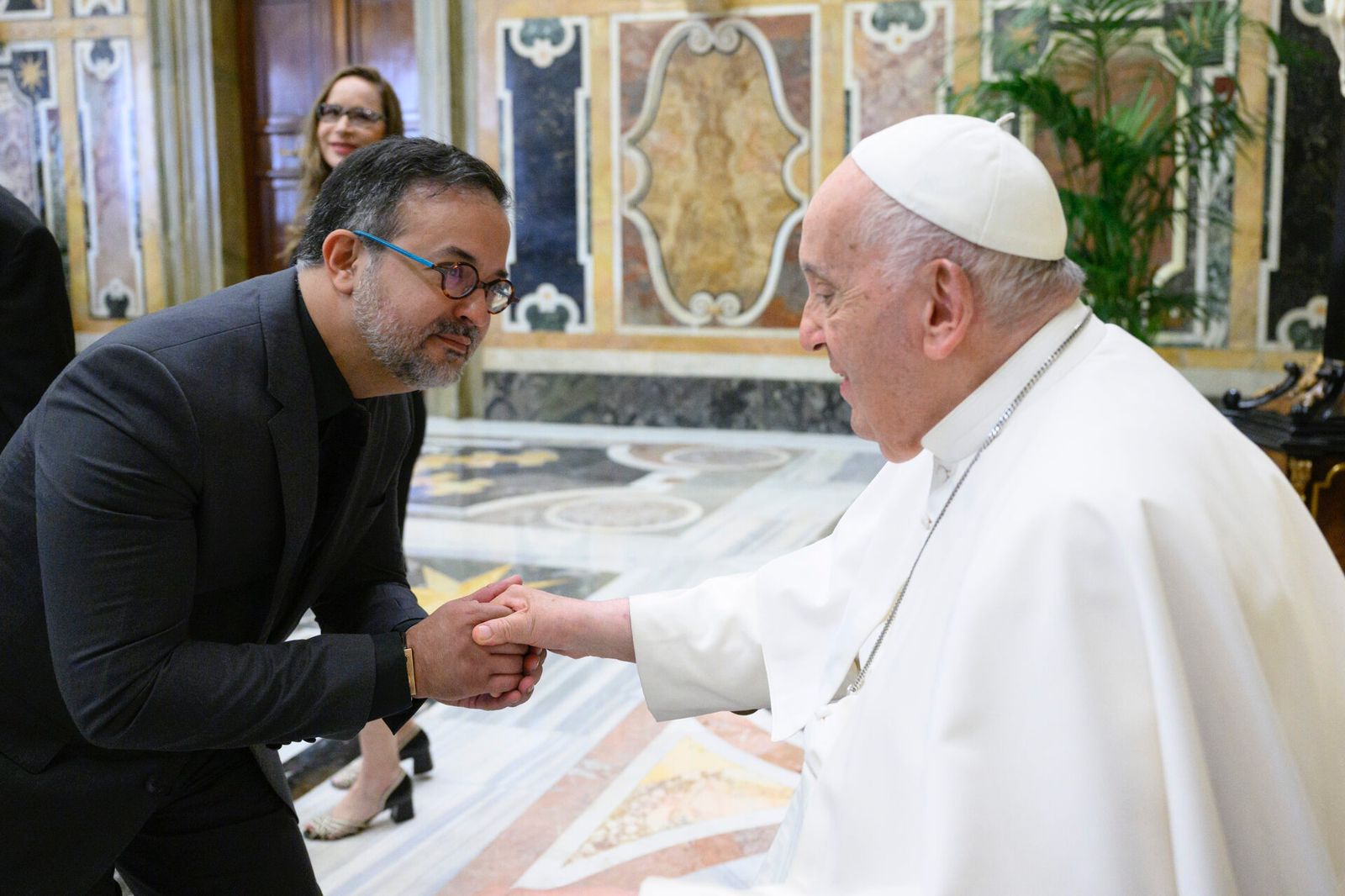 Márcio e Manoela Crisóstomo têm audiência com o papa Francisco no Vaticano