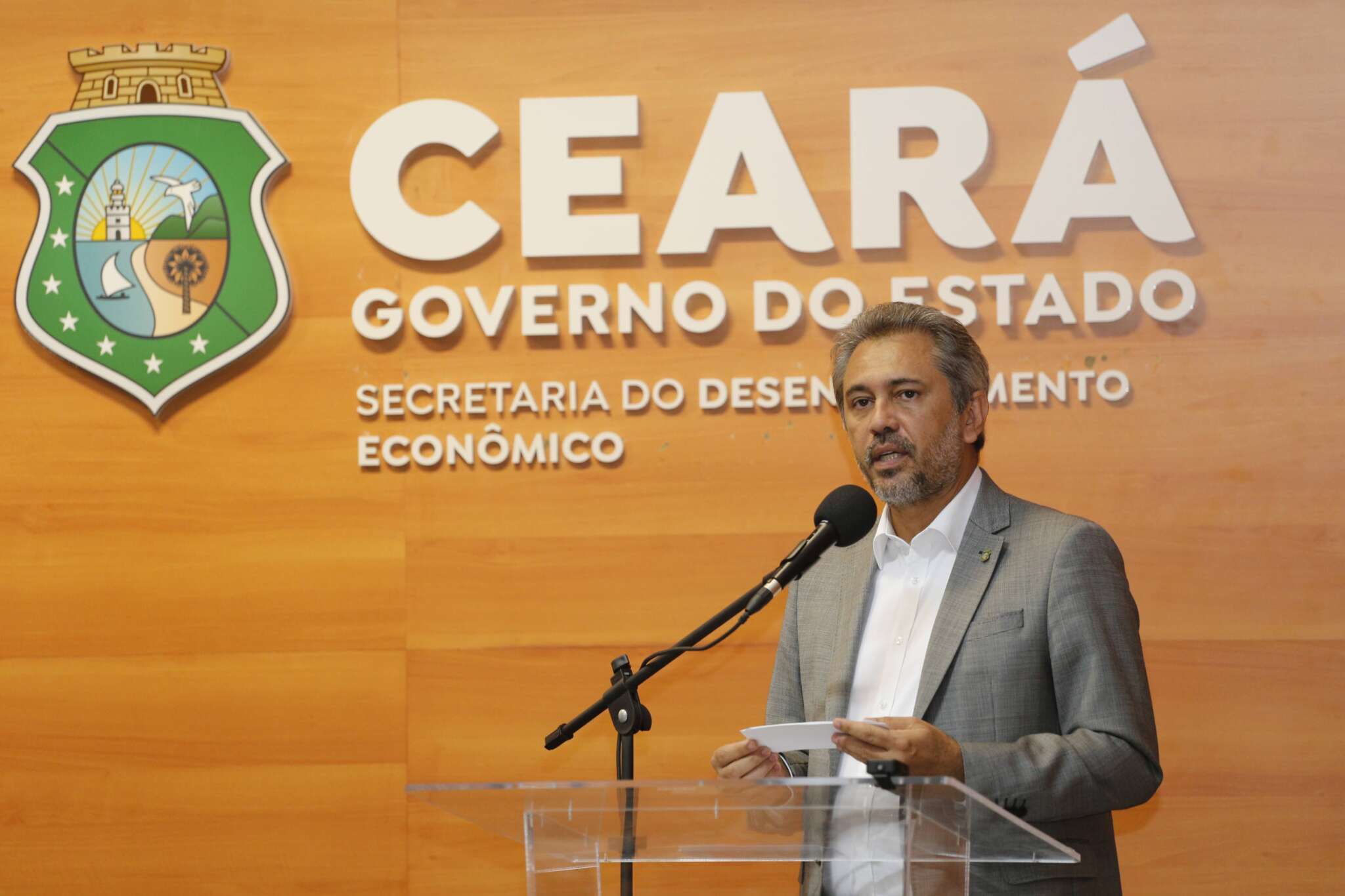Elmano fala sobre possível uso da Ferrovia Transnordestina para transporte de passageiros no Ceará