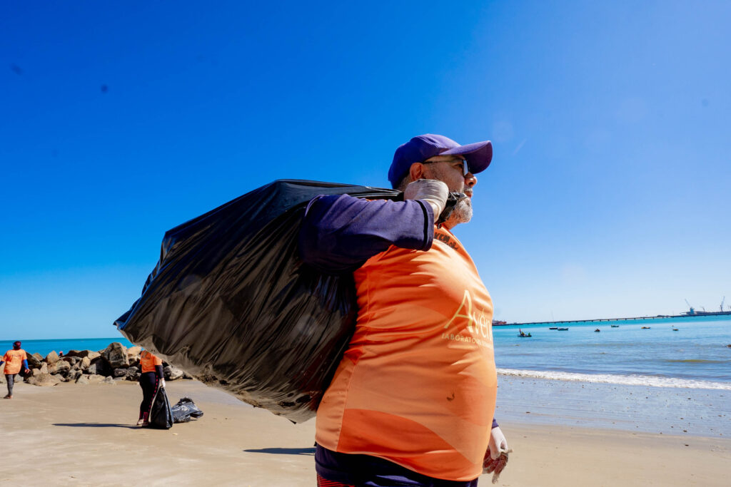 Ação De Limpeza De Praia (11)