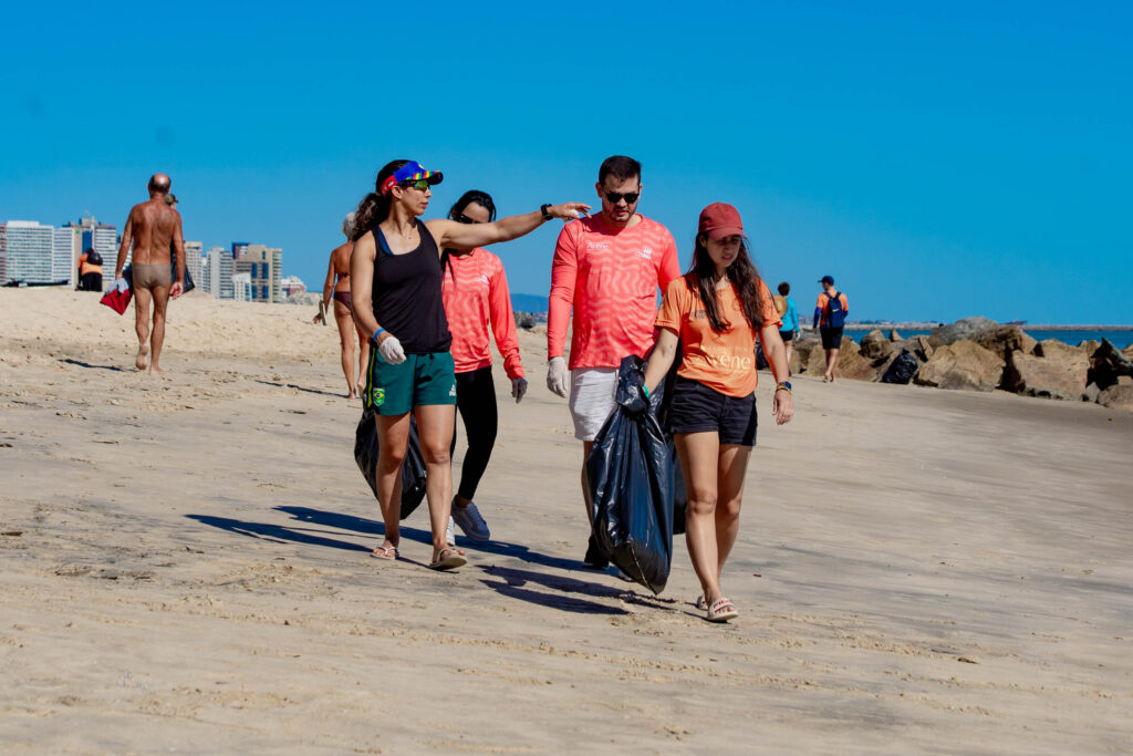 Ação De Limpeza De Praia (26)