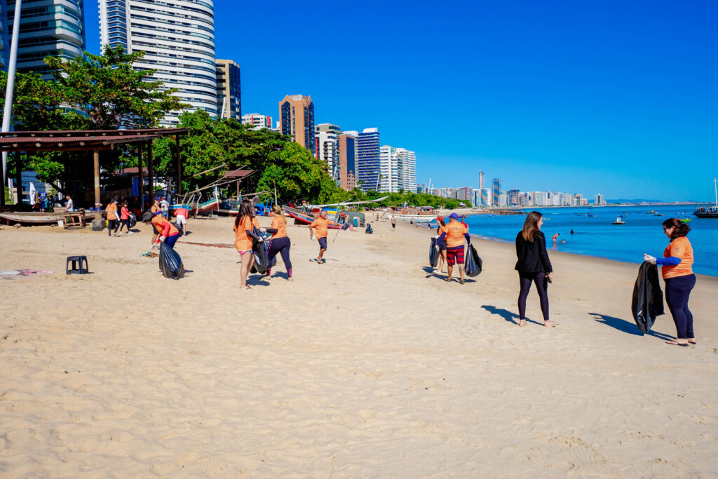 Ação De Limpeza De Praia (32)