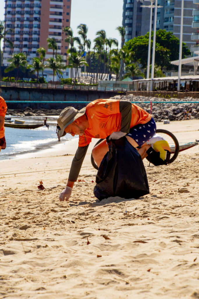 Ação De Limpeza De Praia (37)