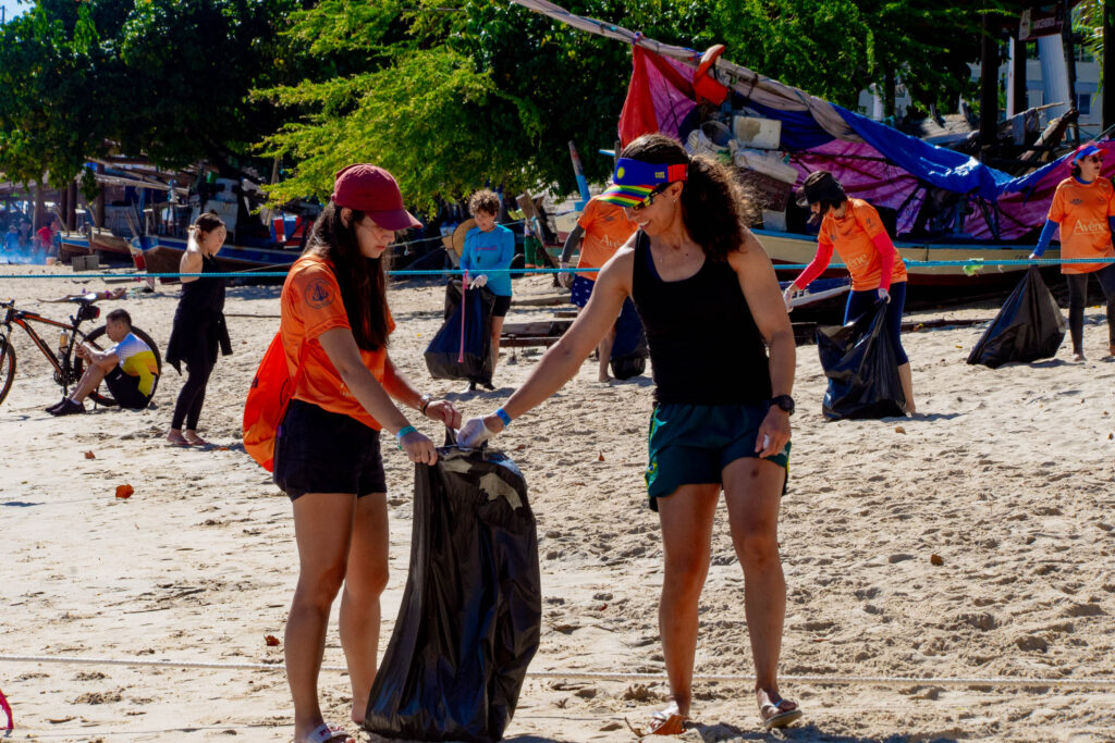 Ação De Limpeza De Praia (40)