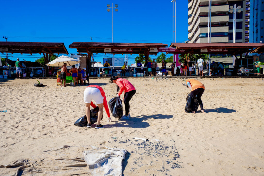 Ação De Limpeza De Praia (49)