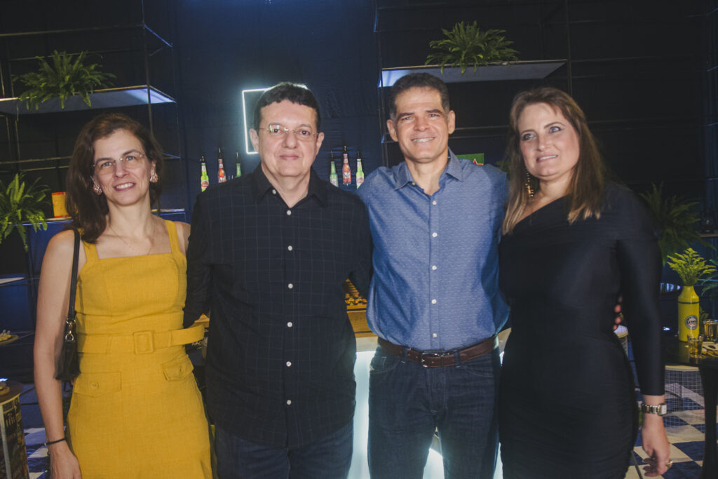 Carine Jorge E Licon Luna, Clausens Duarte E Tais Duarte