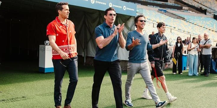 Elenco de "Deadpool e Wolverine" visitam o Maracanã