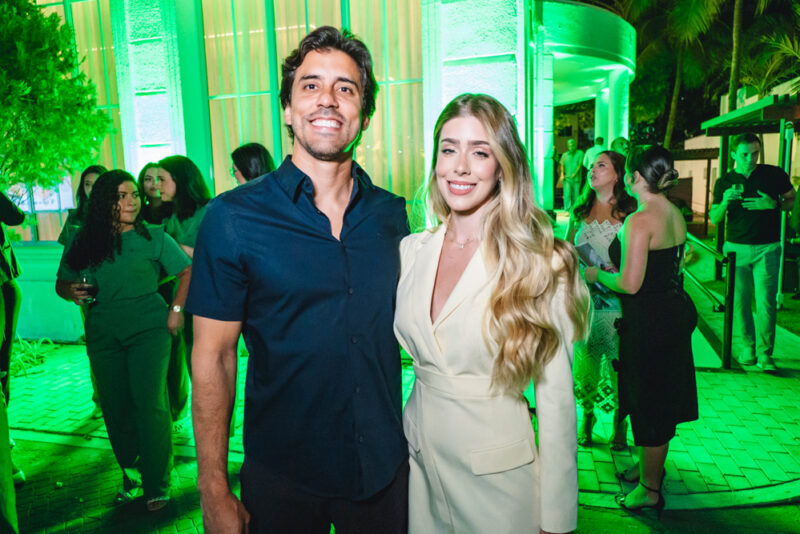 ESTÉTICA & SAÚDE - Sócios Talita Bessa, Flávius Cabral e Tiago Alcântara inauguraram Casa Clay em grande estilo