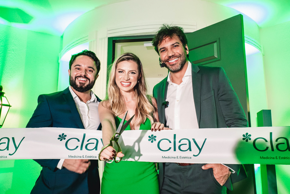 Sócios Talita Bessa, Flávius Cabral e Tiago Alcântara inauguraram Casa Clay em grande estilo