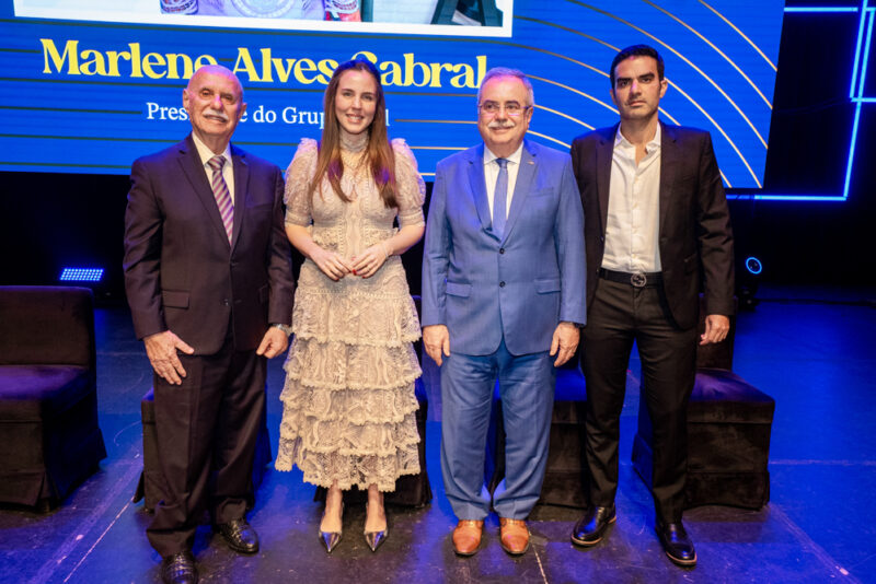 DIA DO COMERCIANTE - Marlene Alves Cabral é homenageada com o Troféu Clóvis Rolim