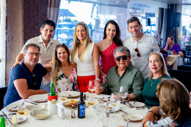 TRADIÇÃO - Música, boa companhia e pôr do sol dão o tom no weekend do Iate Clube de Fortaleza