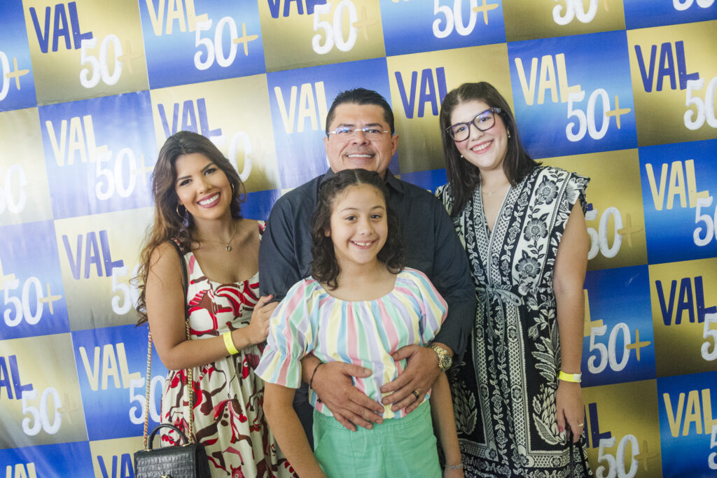 Isabel Andrade, Valdetario Monteiro, Sarah Monteiro E Beatriz Andrade