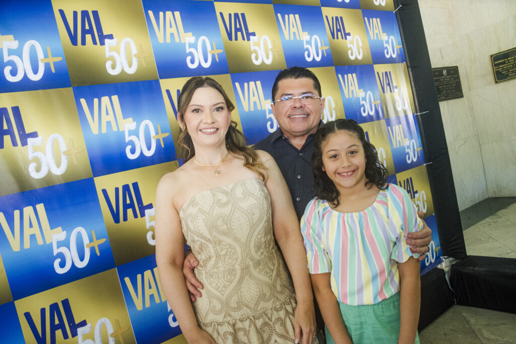 Karine, Valdetario E Sarah Monteiro (2)