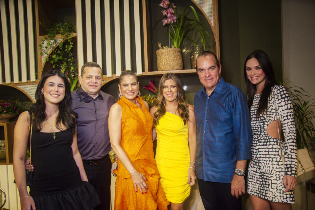 Lara Albuquerque, Augsto Borges, Luciana Borges, Marina Albuquerque, Leo Albuquerque E Mariana Albuquerque