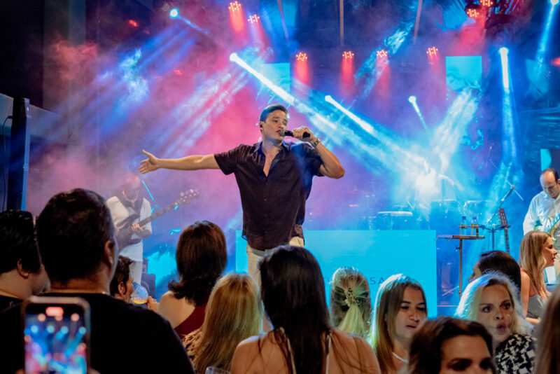 SAMBA, AXÉ E MUITA EMOÇÃO - Sucesso total do “BLOQUINHO DO LESSA” no Iate Clube de Fortaleza