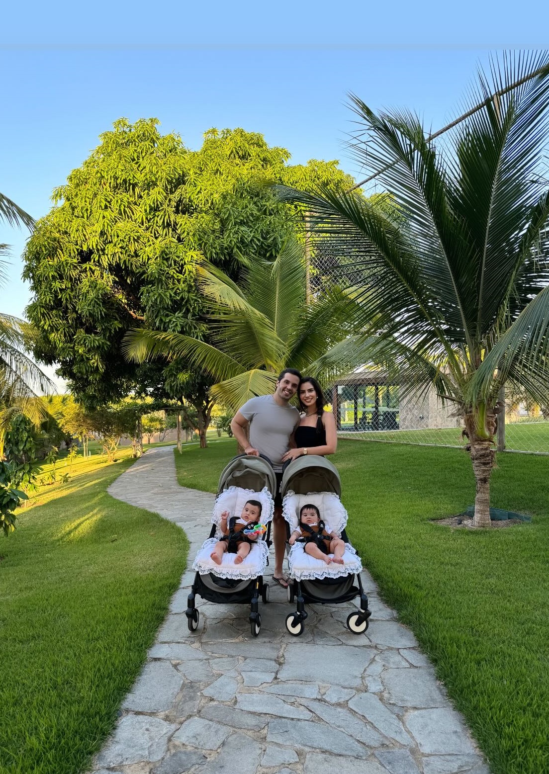 Netinho Bayde curte final de semana com a família na Lagoa do Uruaú