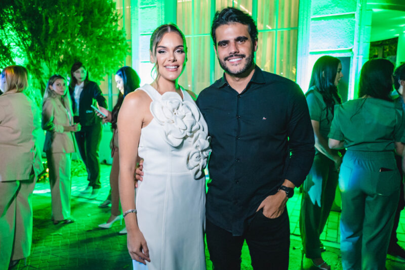 ESTÉTICA & SAÚDE - Sócios Talita Bessa, Flávius Cabral e Tiago Alcântara inauguraram Casa Clay em grande estilo