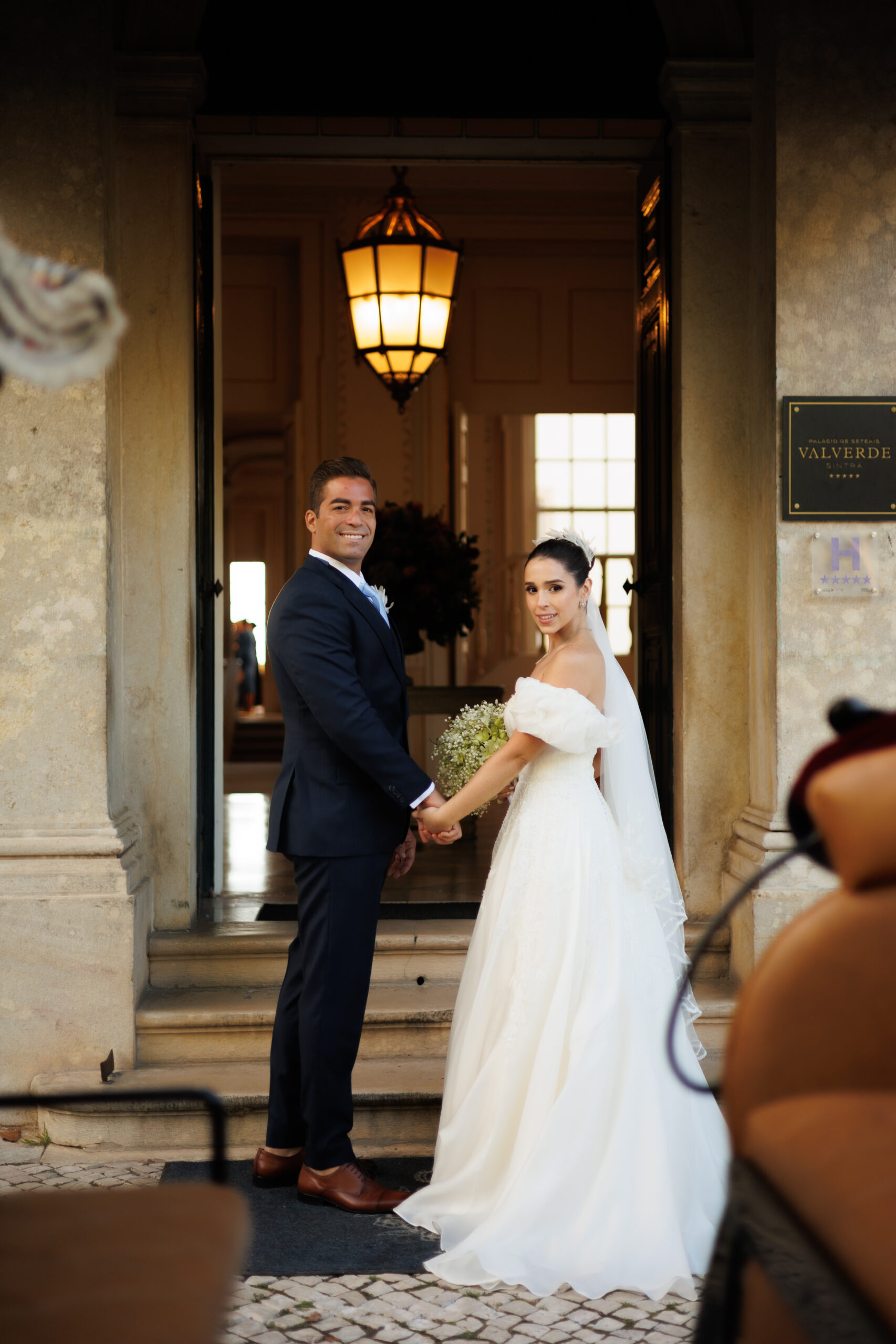 Marcella Cidrão e Leonardo Vidal unem-se em matrimônio sob os arcos majestosos do Palácio de Seteais