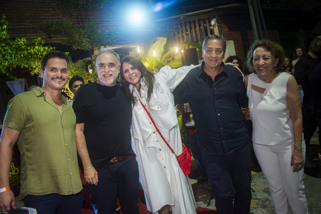 Rafael Felismino, Karim Ainouz, Aline Gois, Mario E Bete Jaguaribe