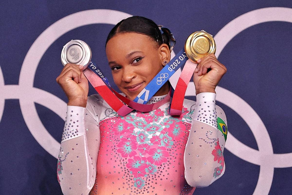 Rebeca Andrade se prepara para enfrentar Simone Biles em final de salto nos Jogos de Paris 2024