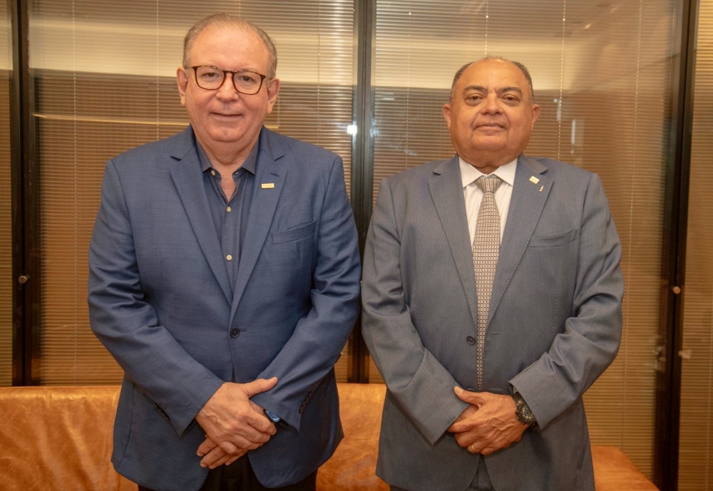 Ricardo Cavalcante recebe ministro Teodoro Silva Santos na Casa da Indústria