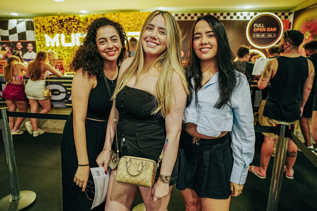 Sofia E Emily Carneiro, Larissa Sousa