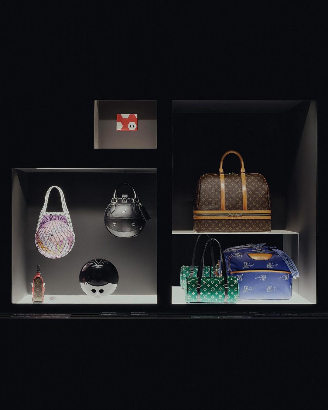 Louis Vuitton celebra a história com a exposição Malle Courier