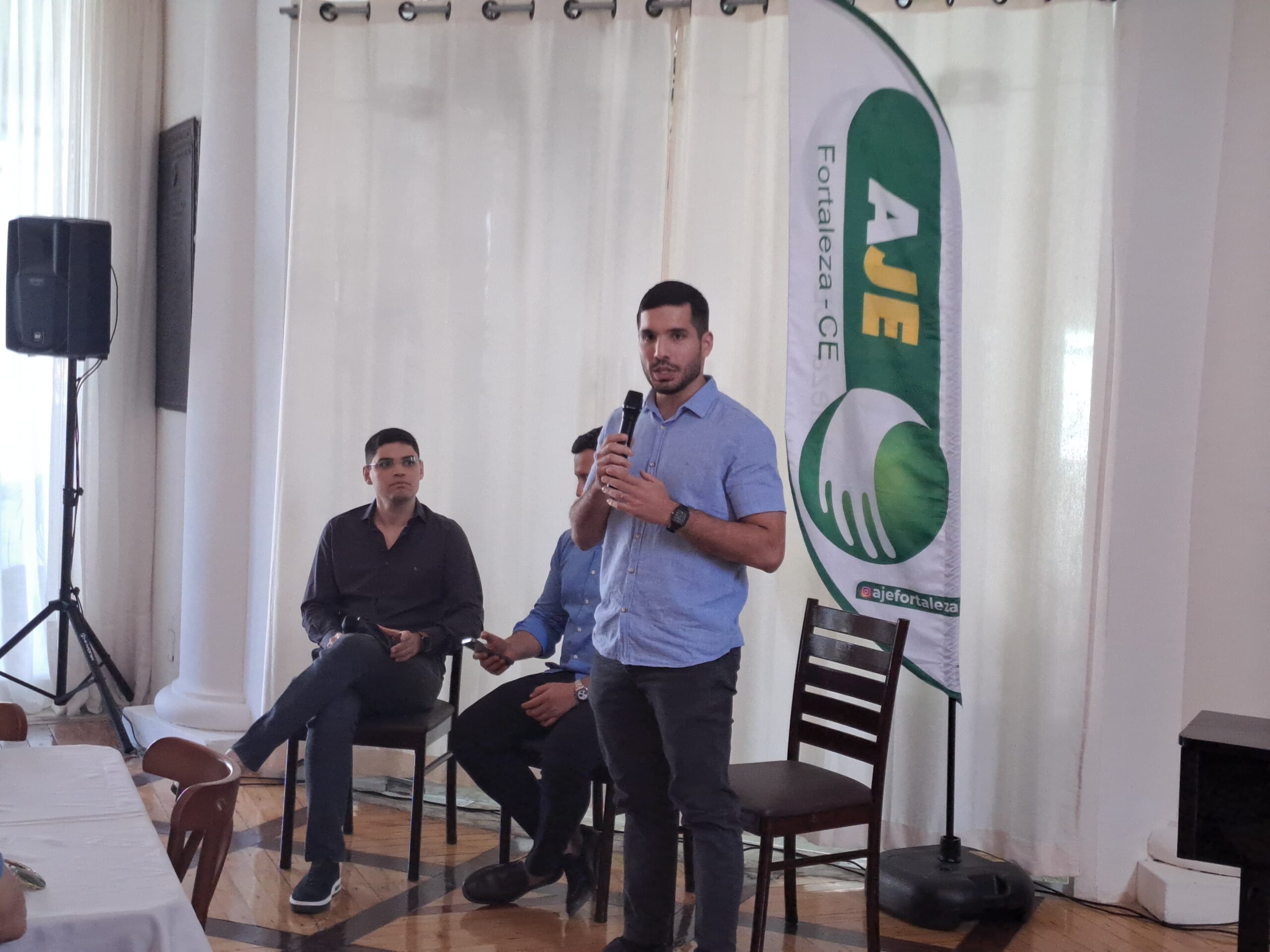 André Fernandes participa de almoço político com jovens empresários de Fortaleza