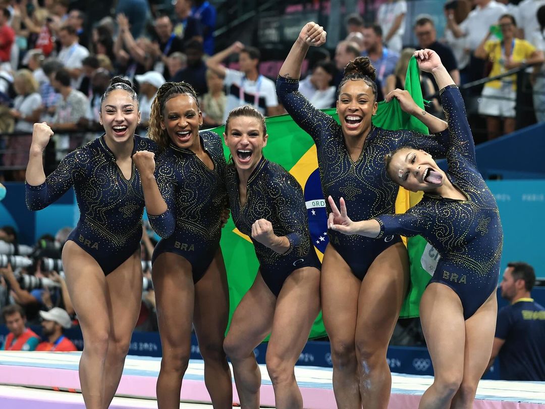 Equipe brasileira de ginástica artística feminina faz história com medalha de bronze em Paris