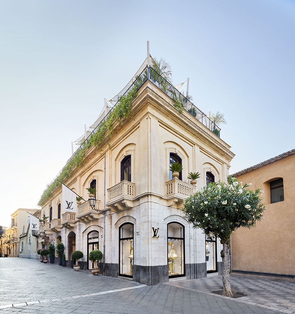 Louis Vuitton inaugura seu primeiro Sky Bar em Taormina, na Itália