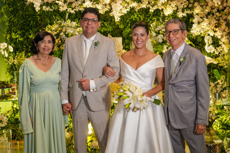 LEVEZA E AMOR - Juliana de Fátima e André Rodrigues celebram casamento em cerimônia intimista