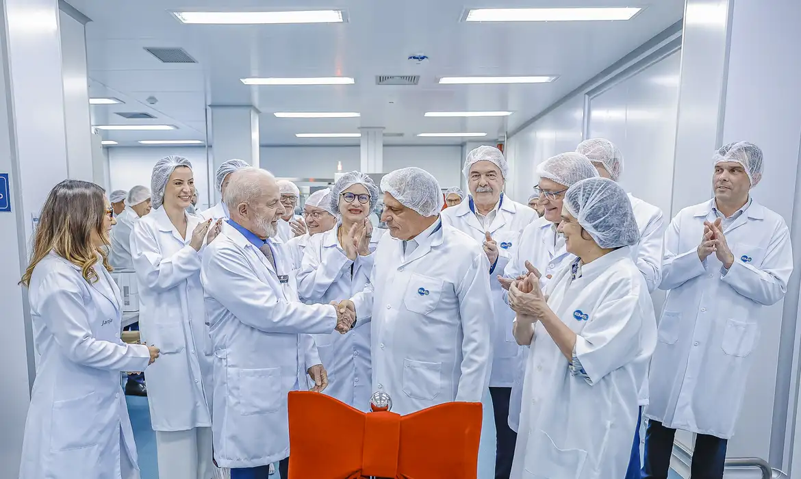 Brasil inaugura fábrica de medicamentos para diabetes e obesidade, incluindo insumo do Ozempic