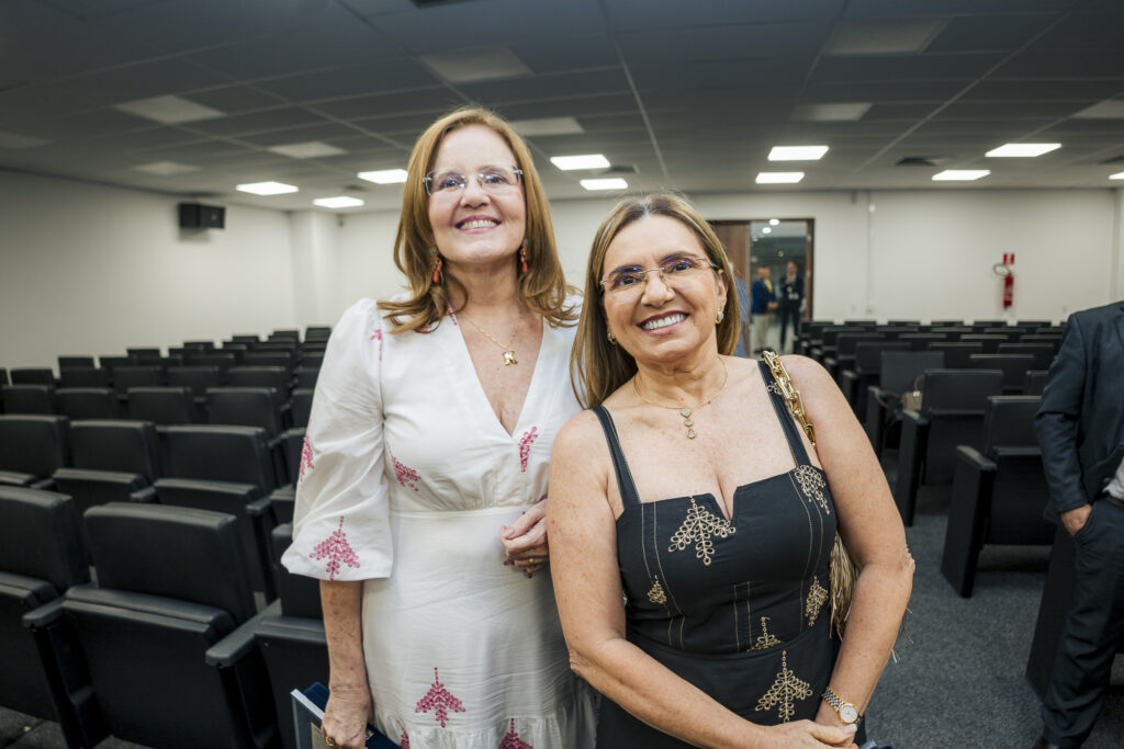 Carla Mendes E Lucia Albuquerque