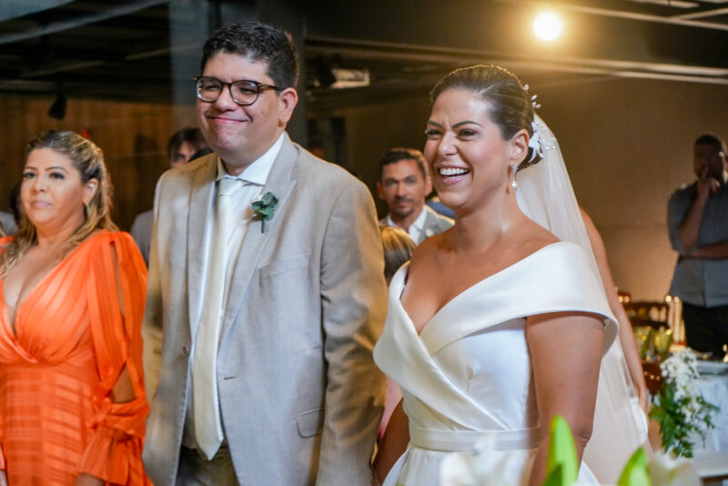 LEVEZA E AMOR - Juliana de Fátima e André Rodrigues celebram casamento em cerimônia intimista