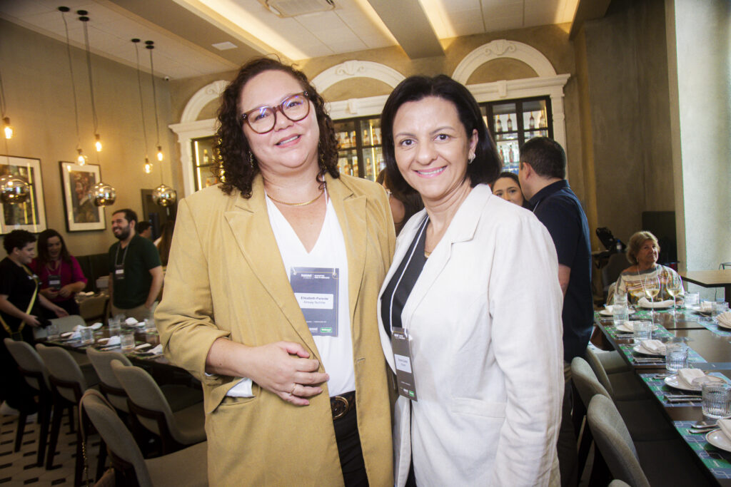 Elisabeth Parente E Simone Caixeta