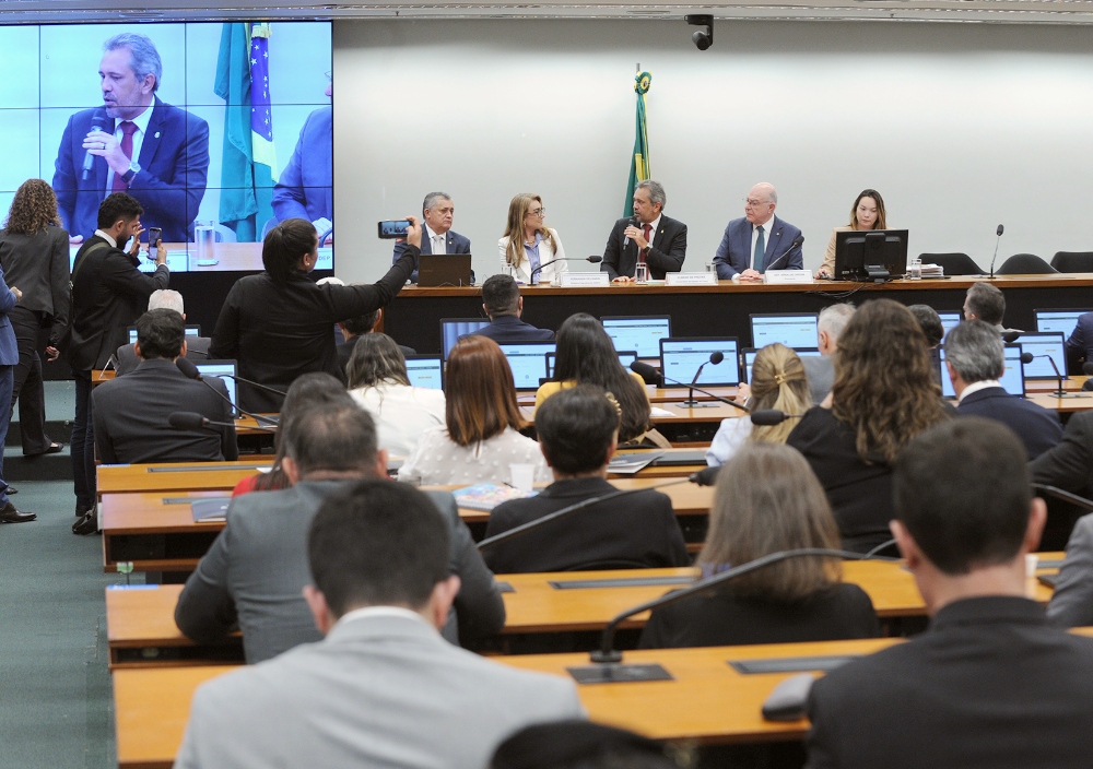 Elmano destaca protagonismo do Ceará na produção de Hidrogênio Verde no País