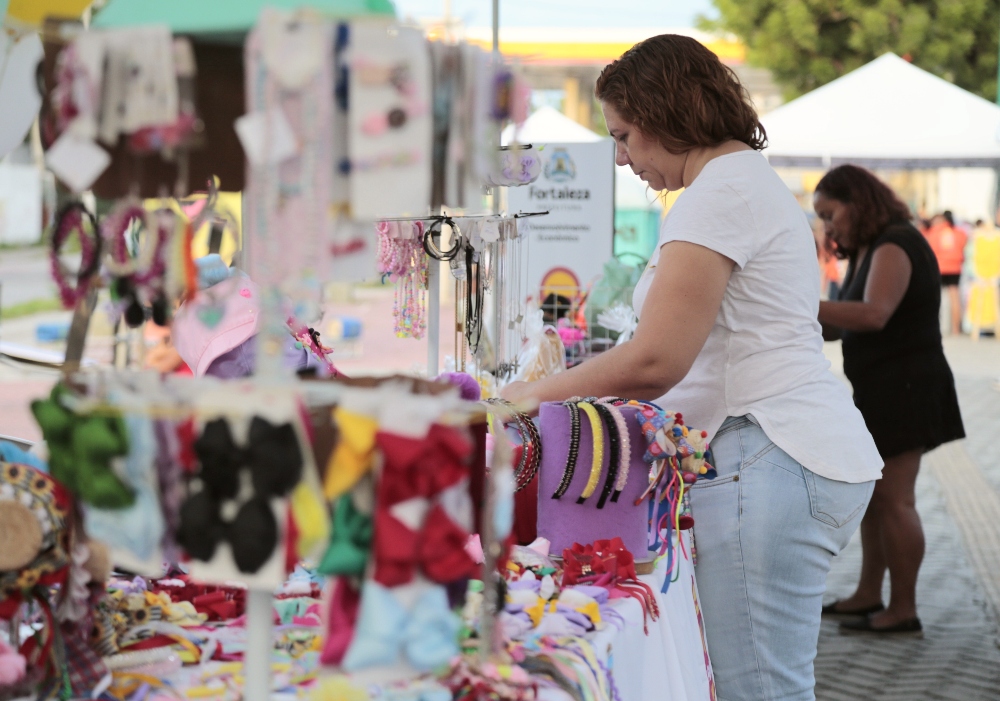 Prefeitura de Fortaleza realiza Feira Criativa na região da Avenida Beira-Mar