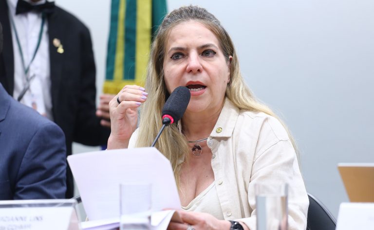 Luizianne Lins propõe salas de acolhimento sensorial em Universidades Federais