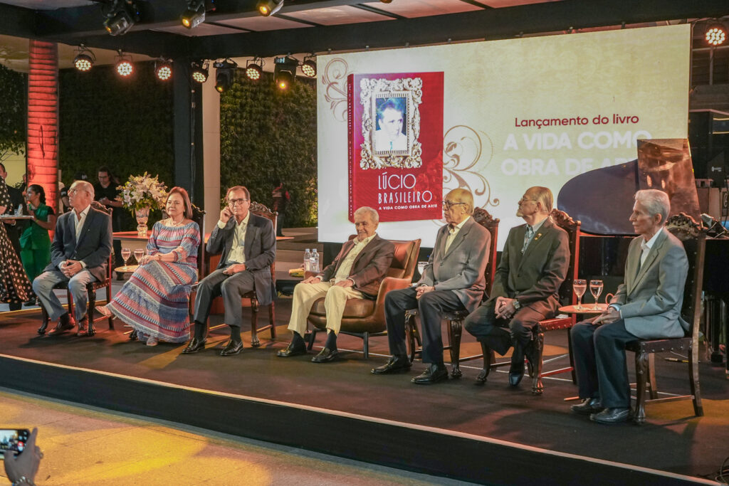 Lançamento Do Livro De Lucio Brasileiro (2)