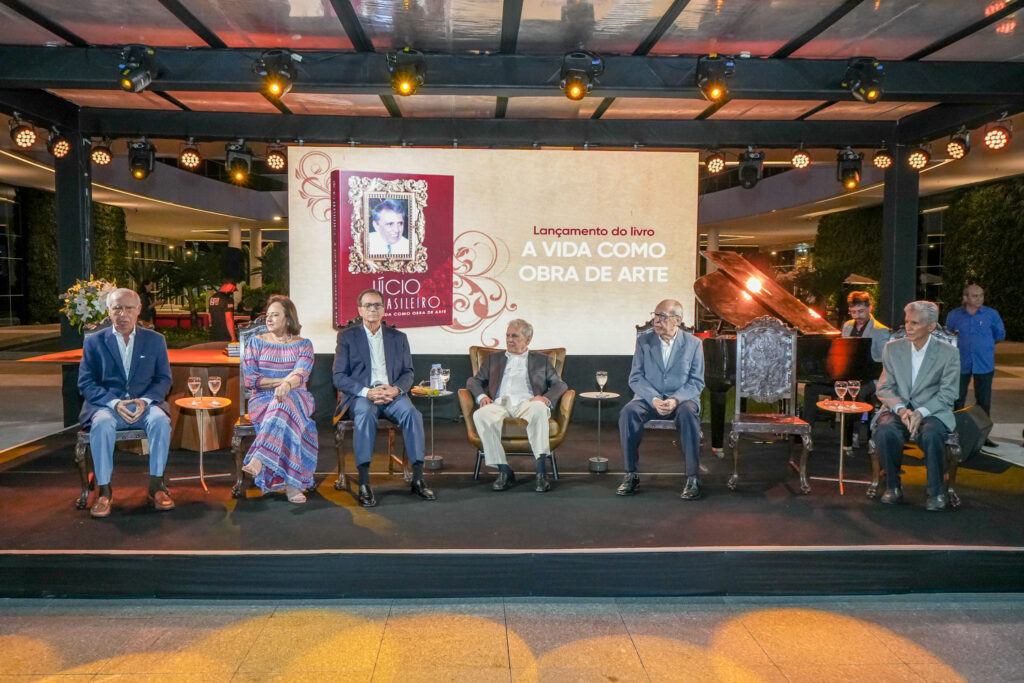 Lançamento Do Livro De Lucio Brasileiro (4)