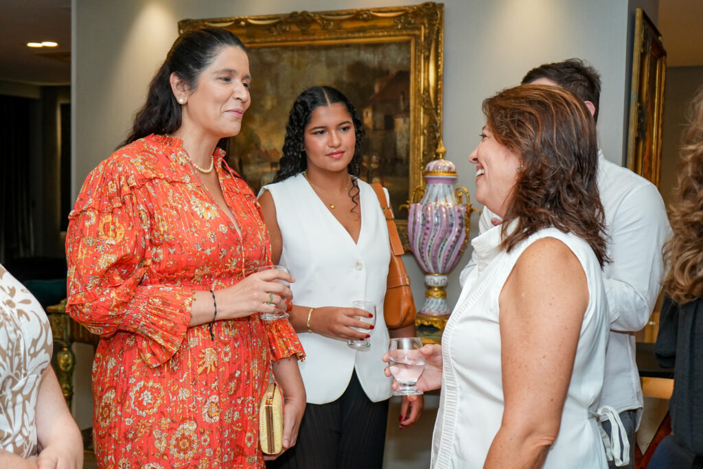 Manoela E Luisa Ferreira, Georgea Pessoa