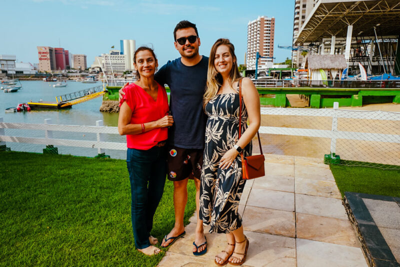 MOMENTOS À BEIRA-MAR - Música, diversão e um entardecer de tirar o fôlego marcam o weekend do Iate Clube de Fortaleza