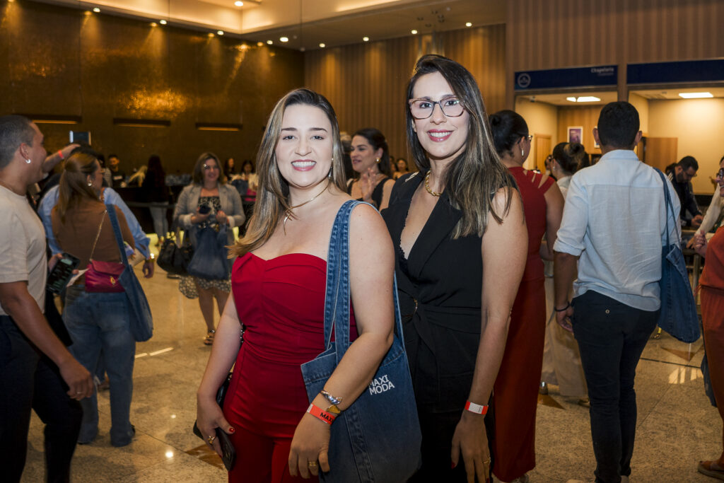 Monique E Fernanda Dultra