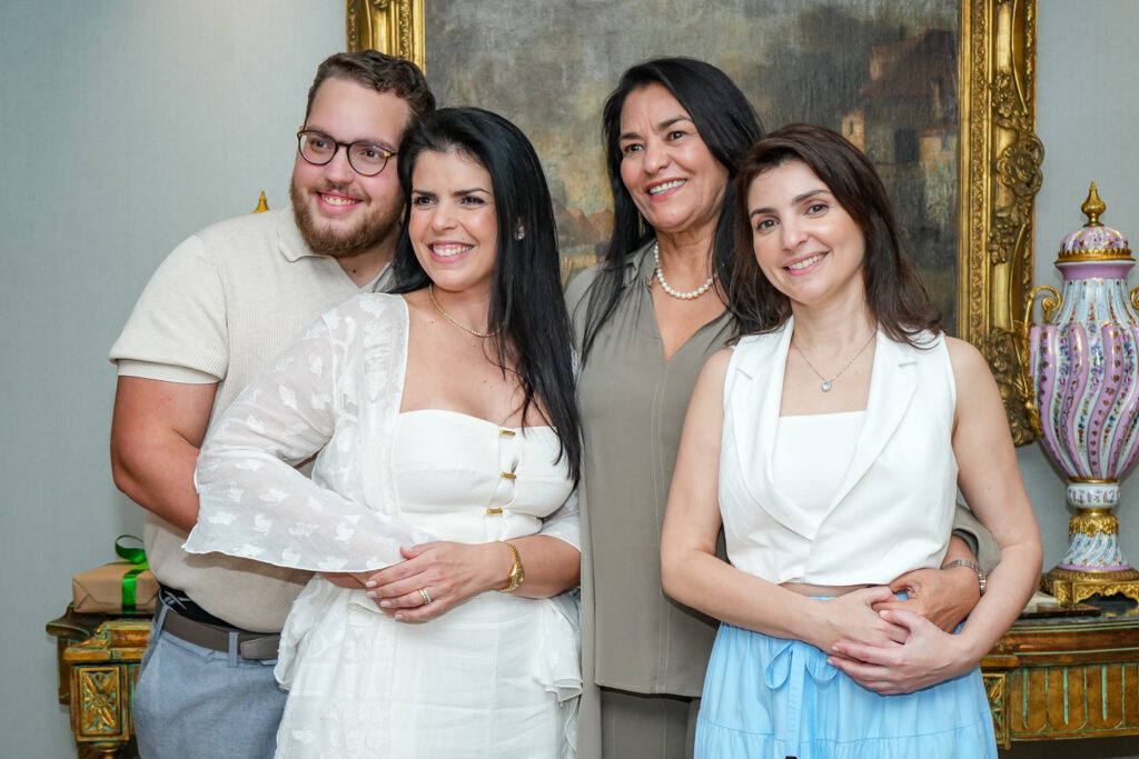 Nicolas E Aline Ferreira, Rose Matos E Merrie Ferreira (1)