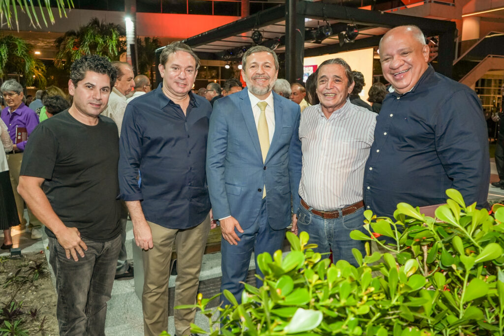 Pompeu Vasconcelos, Paulo Vale, Elcio Batista, Carlos Castelo E Pedro Alfredo