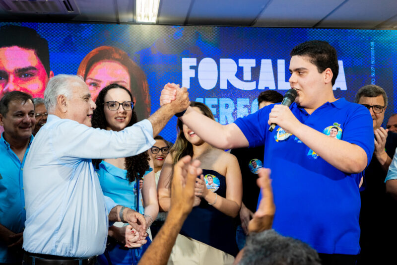 ELEIÇÕES 2024 - René Pessoa inaugura Comitê Central cercado por apoiadores