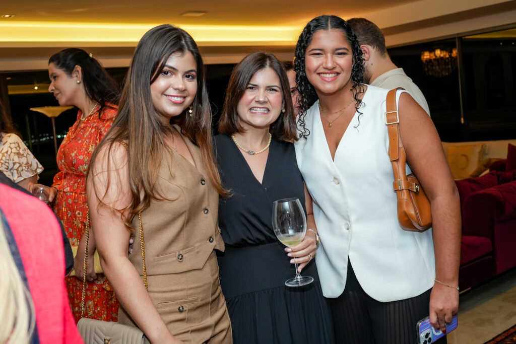 Sarah E Ticiana Brigido, Luisa Ferreira